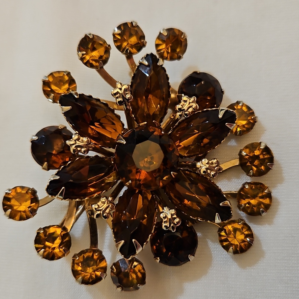 Brilliant Vintage Amber Color Rhinestone Brooch In Starburst Design - Unbranded